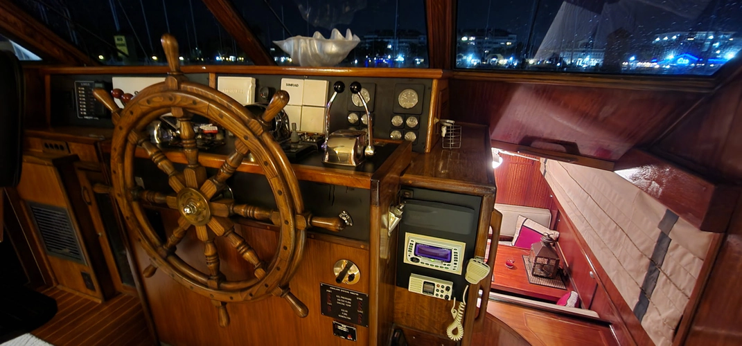 Intermezo Yacht Photos Pics 