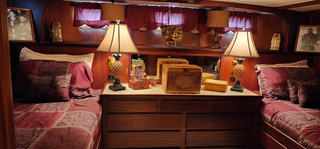 Intermezo Yacht Photos Pics 