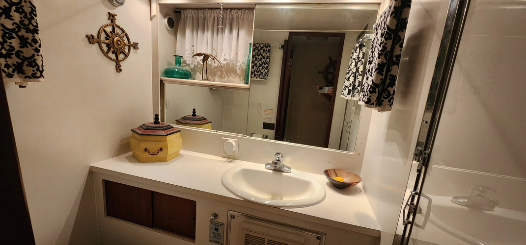 Intermezo Yacht Photos Pics 