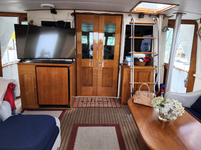 Intermezo Yacht Photos Pics 