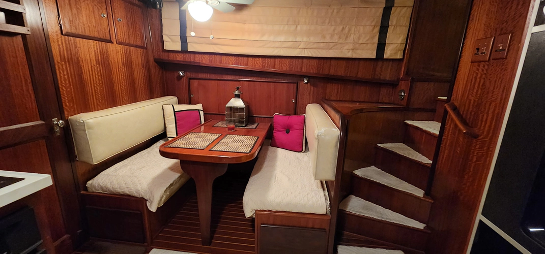 Intermezo Yacht Photos Pics 