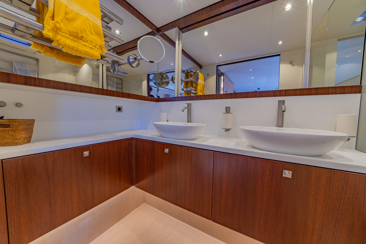 4 Ever Yacht Photos Pics 