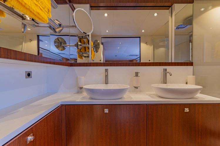 4 Ever Yacht Photos Pics 