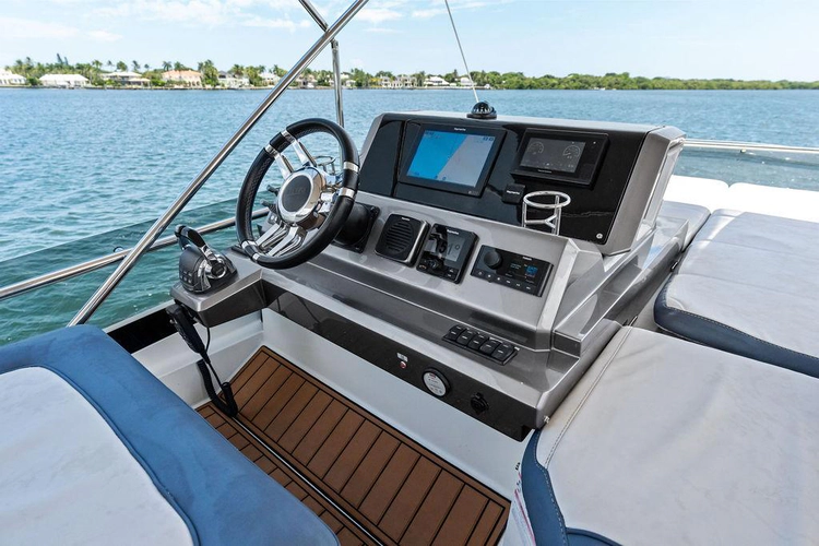 Sea Whisperer Yacht Photos Pics 