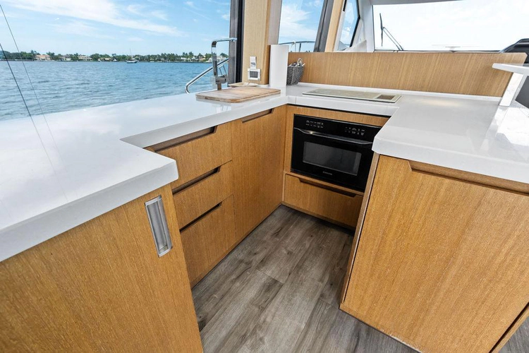 Sea Whisperer Yacht Photos Pics 