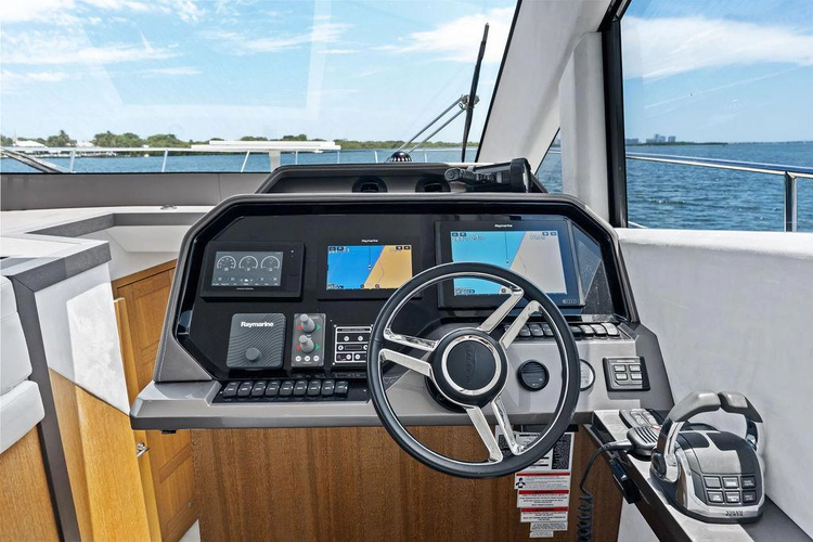 Sea Whisperer Yacht Photos Pics 