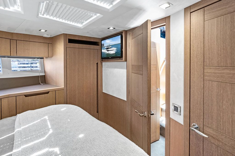 Sea Whisperer Yacht Photos Pics 