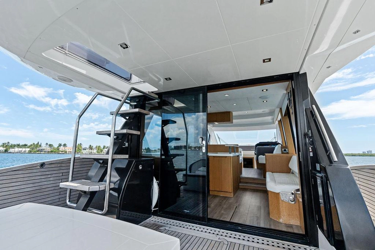 Sea Whisperer Yacht Photos Pics 