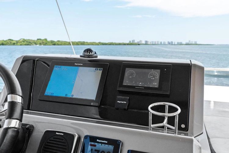 Sea Whisperer Yacht Photos Pics 