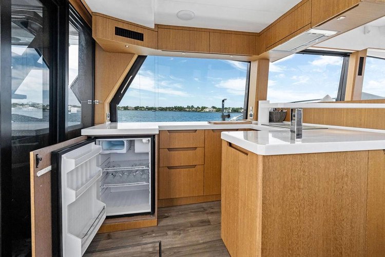 Sea Whisperer Yacht Photos Pics 