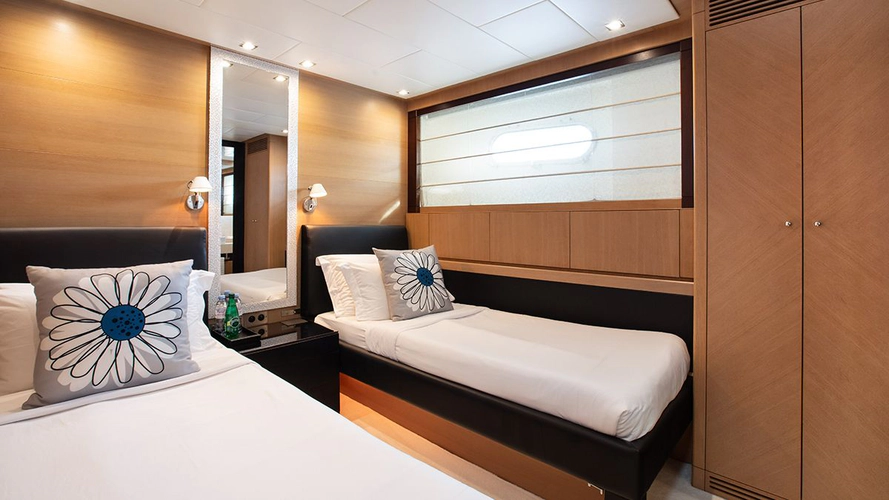 Ycm 120 Yacht Photos Pics 