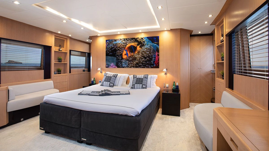 Ycm 120 Yacht Photos Pics 