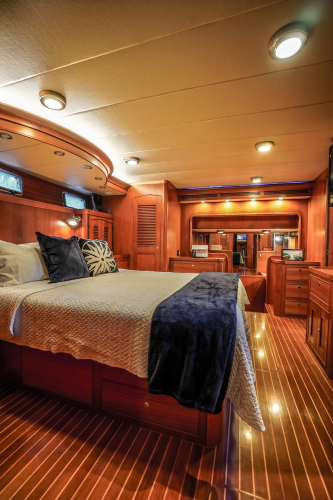 The Garlic Yacht Photos Pics 