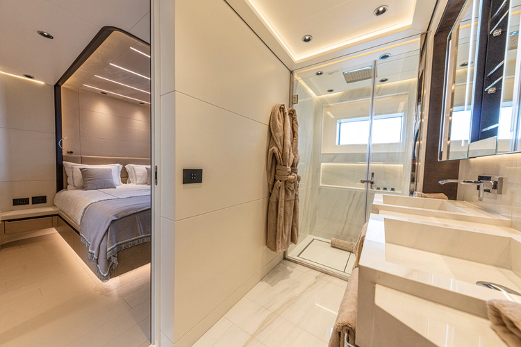 Ducale 120 Yacht Photos Pics 