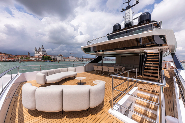 Ducale 120 Yacht Photos Pics 