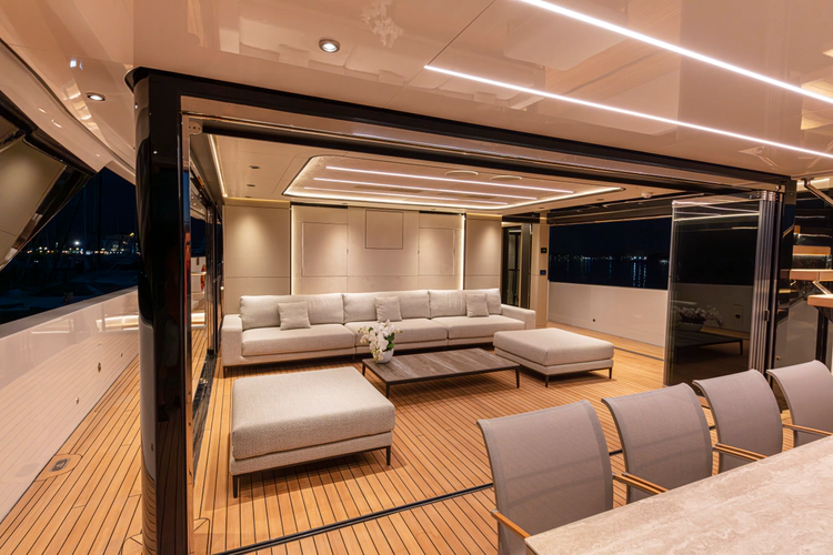 Ducale 120 Yacht Photos Pics 