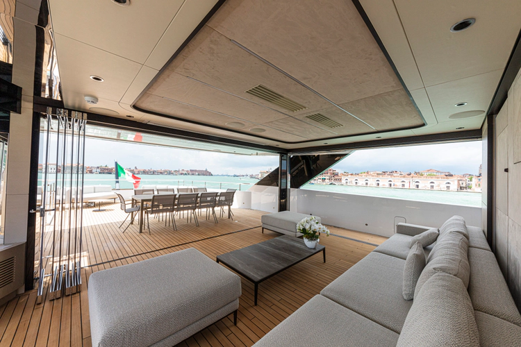 Ducale 120 Yacht Photos Pics 