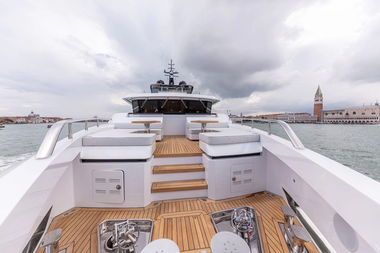 Ducale 120 Yacht Photos Pics 