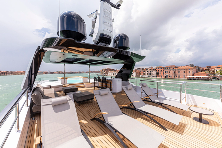 Ducale 120 Yacht Photos Pics 