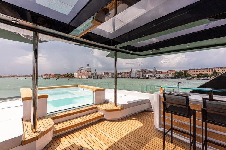 Ducale 120 Yacht Photos Pics 