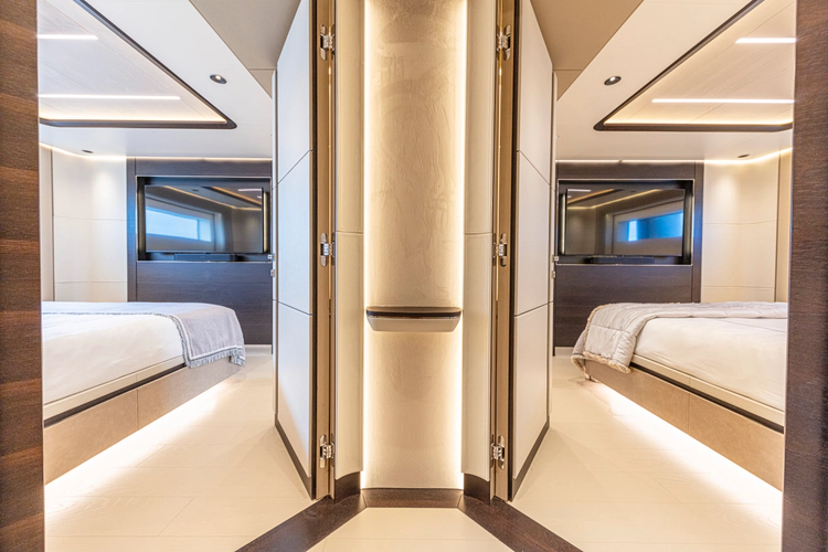 Ducale 120 Yacht Photos Pics 