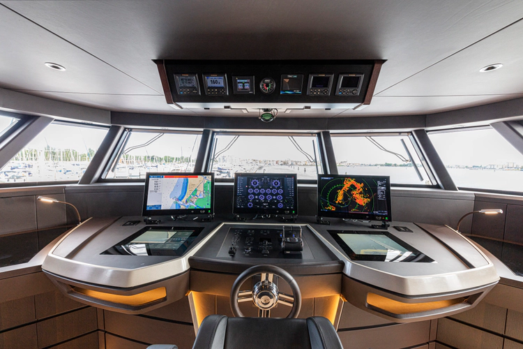 Ducale 120 Yacht Photos Pics 