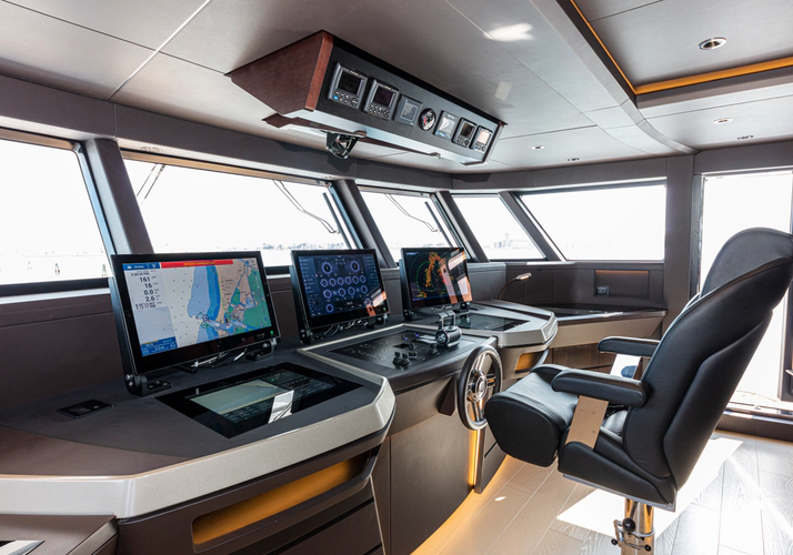 Ducale 120 Yacht Photos Pics 