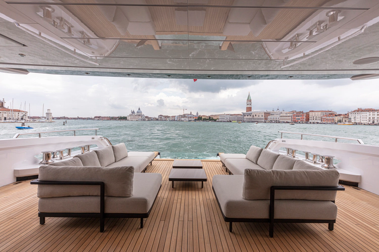 Ducale 120 Yacht Photos Pics 