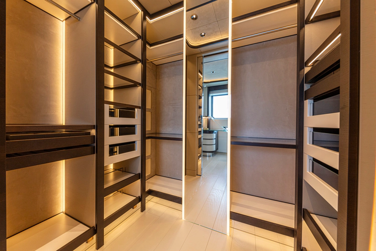 Ducale 120 Yacht Photos Pics 
