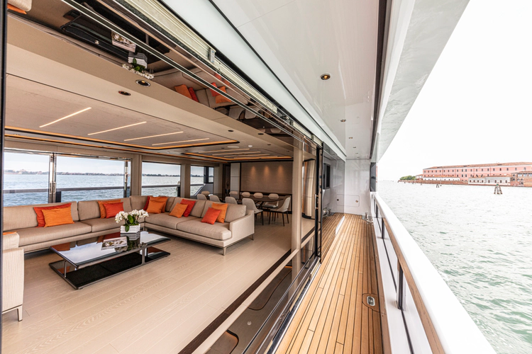 Ducale 120 Yacht Photos Pics 