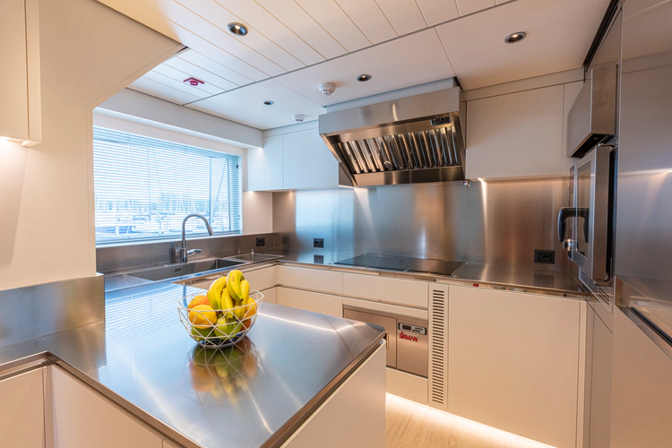 Ducale 120 Yacht Photos Pics 