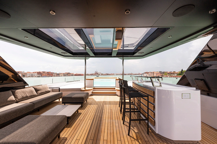 Ducale 120 Yacht Photos Pics 