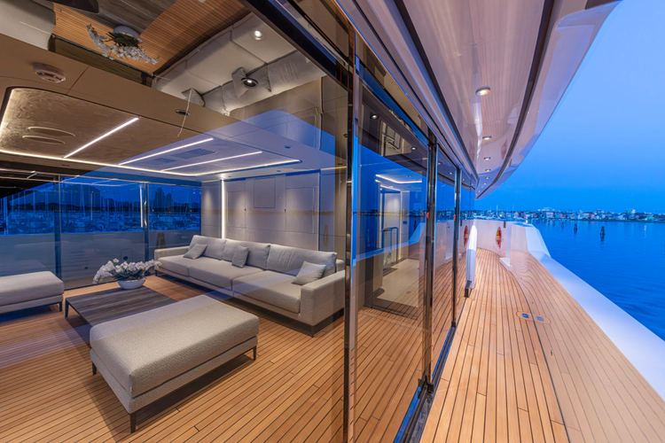 Ducale 120 Yacht Photos Pics 