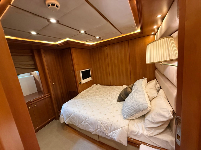 Sunrise Yacht Photos Pics 