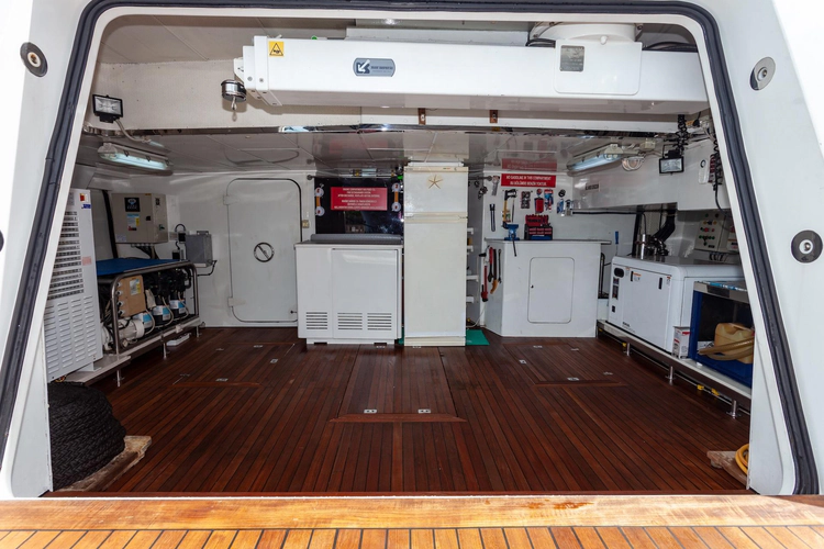 Sunrise Yacht Photos Pics 