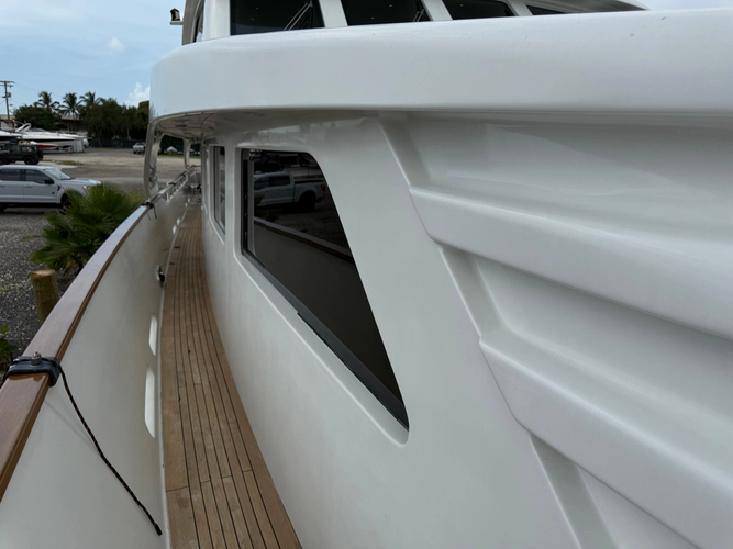 Sunrise Yacht Photos Pics 