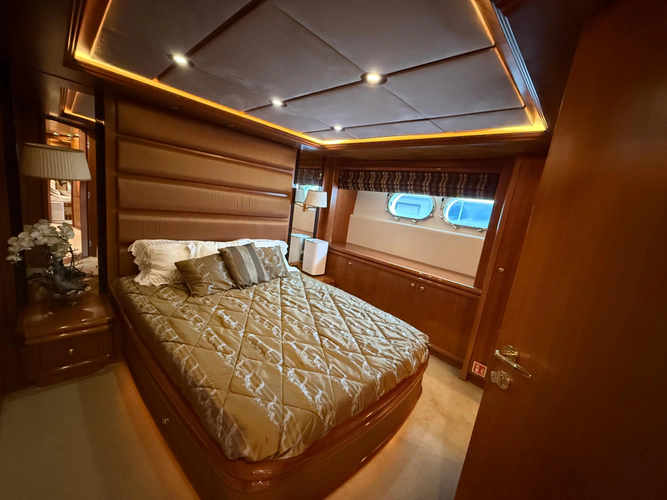 Sunrise Yacht Photos Pics 