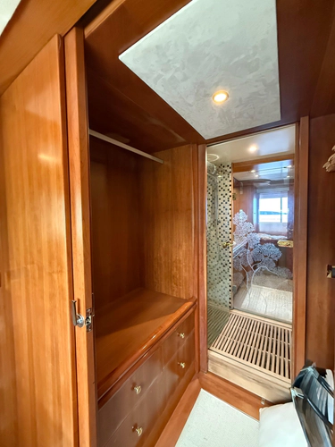 Sunrise Yacht Photos Pics 