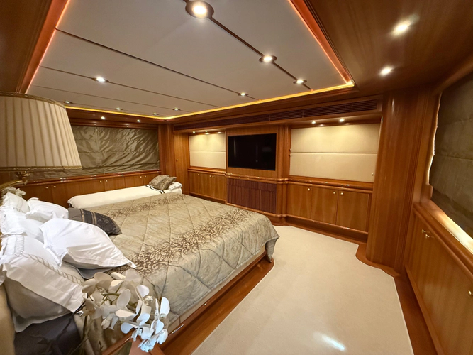 Sunrise Yacht Photos Pics 