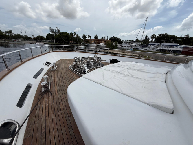 Sunrise Yacht Photos Pics 