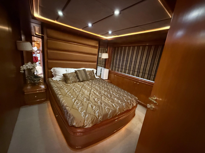 Sunrise Yacht Photos Pics 