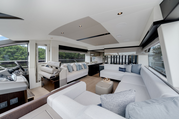 Manhattan 68 Yacht Photos Pics 