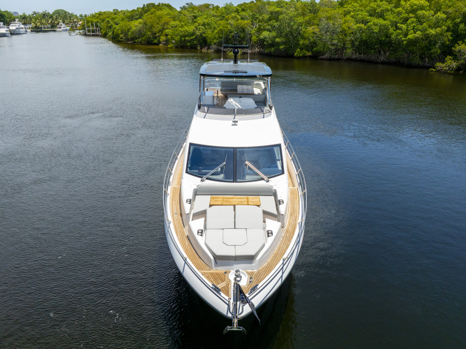 Manhattan 68 Yacht Photos Pics 