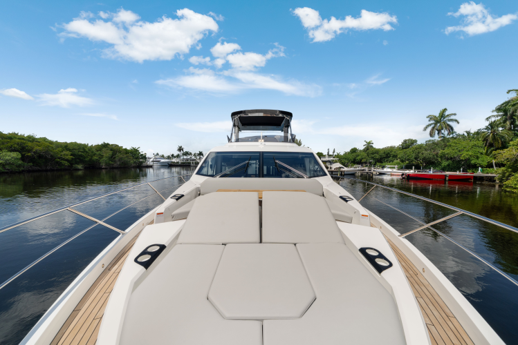 Manhattan 68 Yacht Photos Pics 