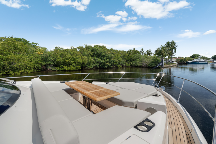 Manhattan 68 Yacht Photos Pics 