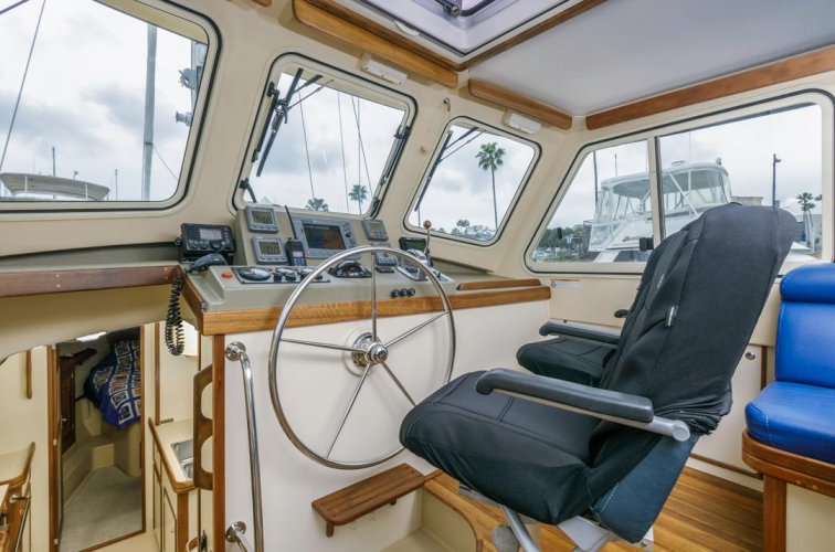 Seeker Yacht Photos Pics 