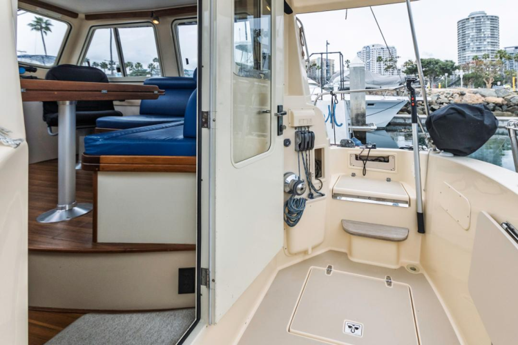 Seeker Yacht Photos Pics 