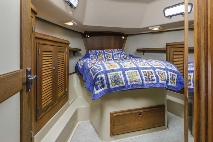 Seeker Yacht Photos Pics 