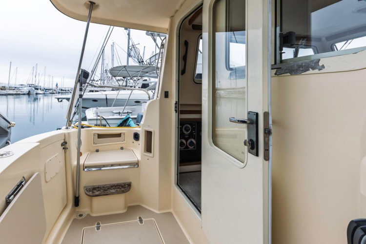 Seeker Yacht Photos Pics 