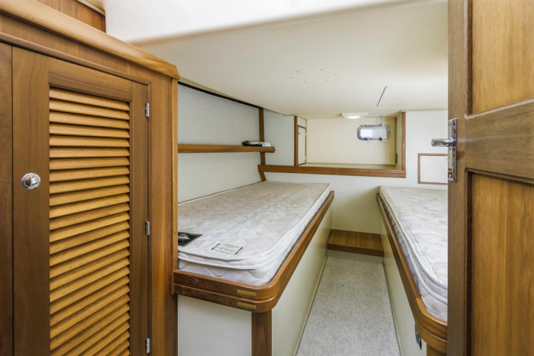 Seeker Yacht Photos Pics 